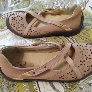 Jambu Maitai Perf super cute Hiking Flats